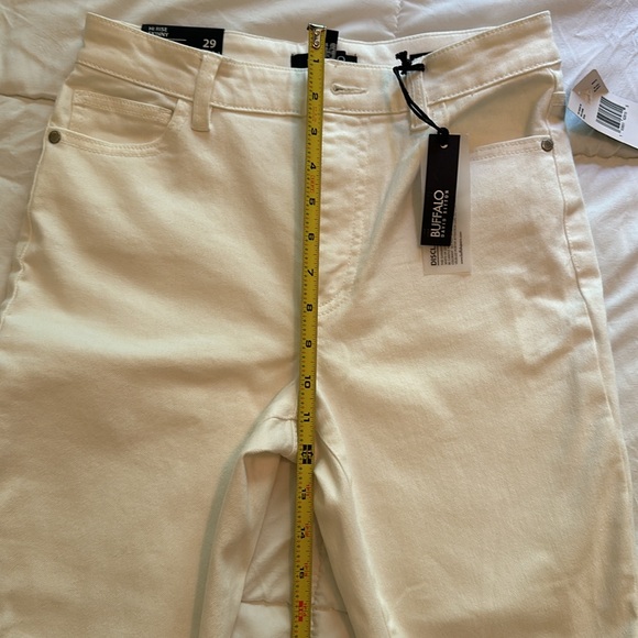 NWT- BUFFALO HI-RISE SKINNY JEANS. WHITE. Wms size 29 - Picture 2 of 12